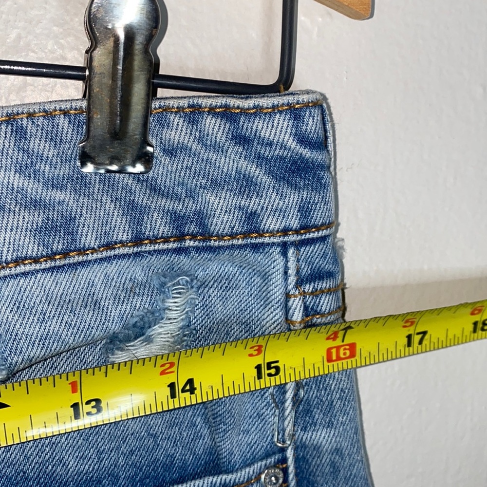 🎱Brand new trendy Jean Ripped Shorts! - Picture 4 of 8